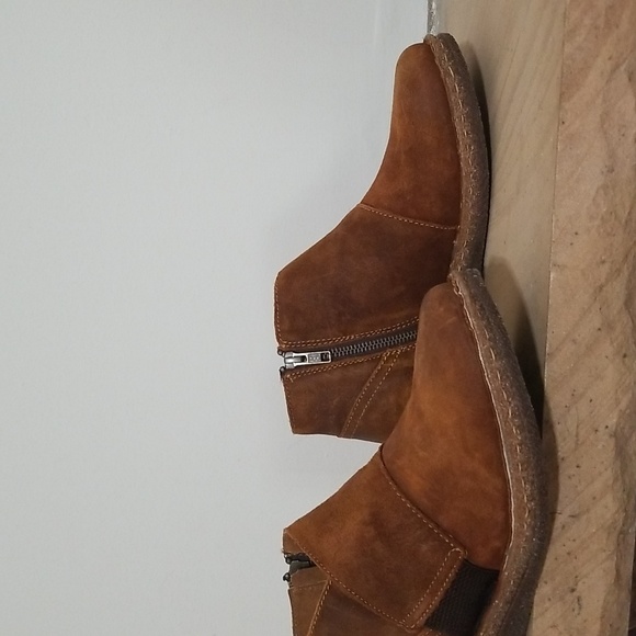 NEW! Born Tora Bootie sz 9.5 NWT - Picture 4 of 16